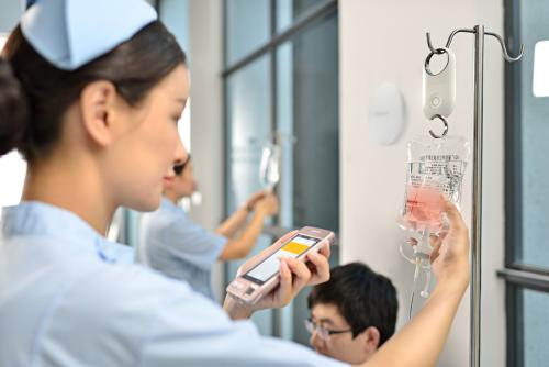 派勤攜手智慧輸液,打造“無鈴聲病房” 派勤攜手智慧輸液,打造“無鈴聲病房”